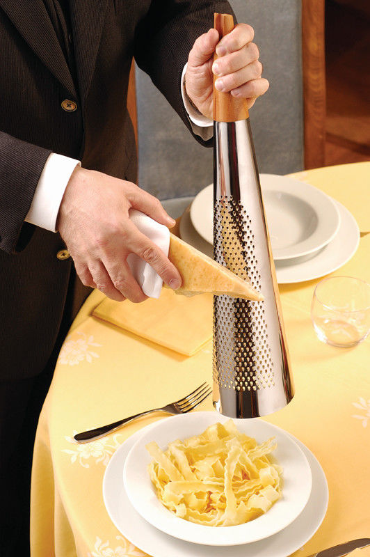 Alessi Todo Reibe für Käse und Muskatnuss aus Edelstahl und Holz